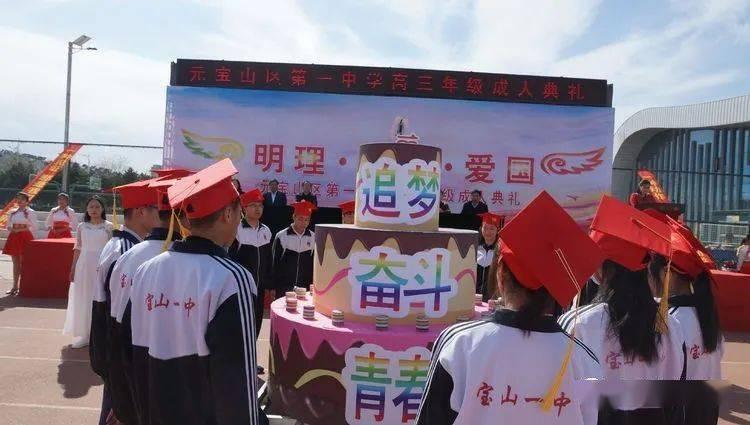 新疆吊打青岛26分：李炎哲+29完胜杨瀚森-31 男篮希望之光又被上课
