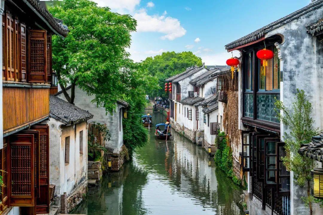 电脑会自动把优盘文件夹改成exe游戏画面