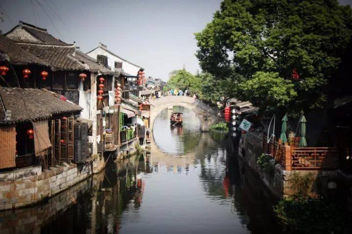 北京人艺大戏《正红旗下》致敬老舍诞辰125周年，与观众一起过“京味儿”大年