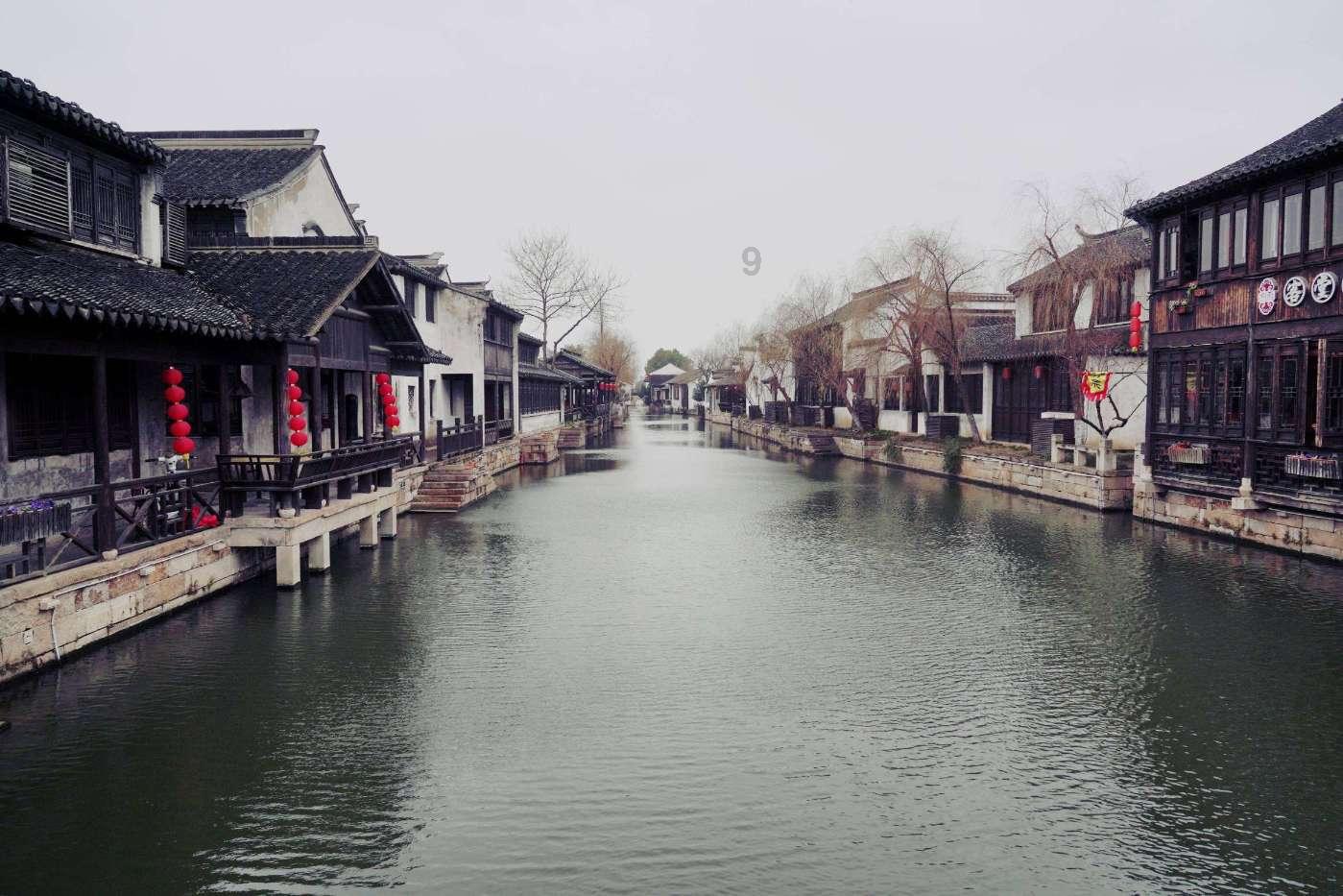 警方通报小区保安被炸伤：与住户有纠纷，用鞭炮自制装置炸伤保安